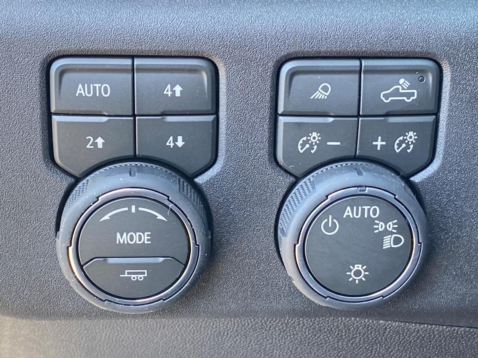 New 2026 Chevrolet Silverado 1500 LT w/ Z71 Off-Road Package AWD/4WD image 16