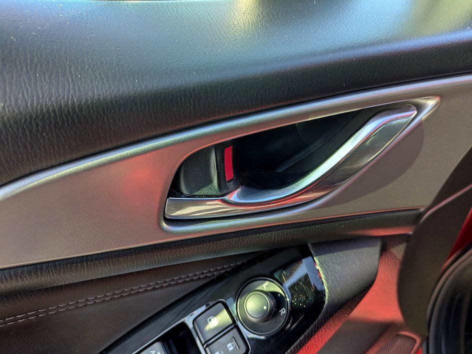 Used 2018 MAZDA MAZDA3 Touring image 14