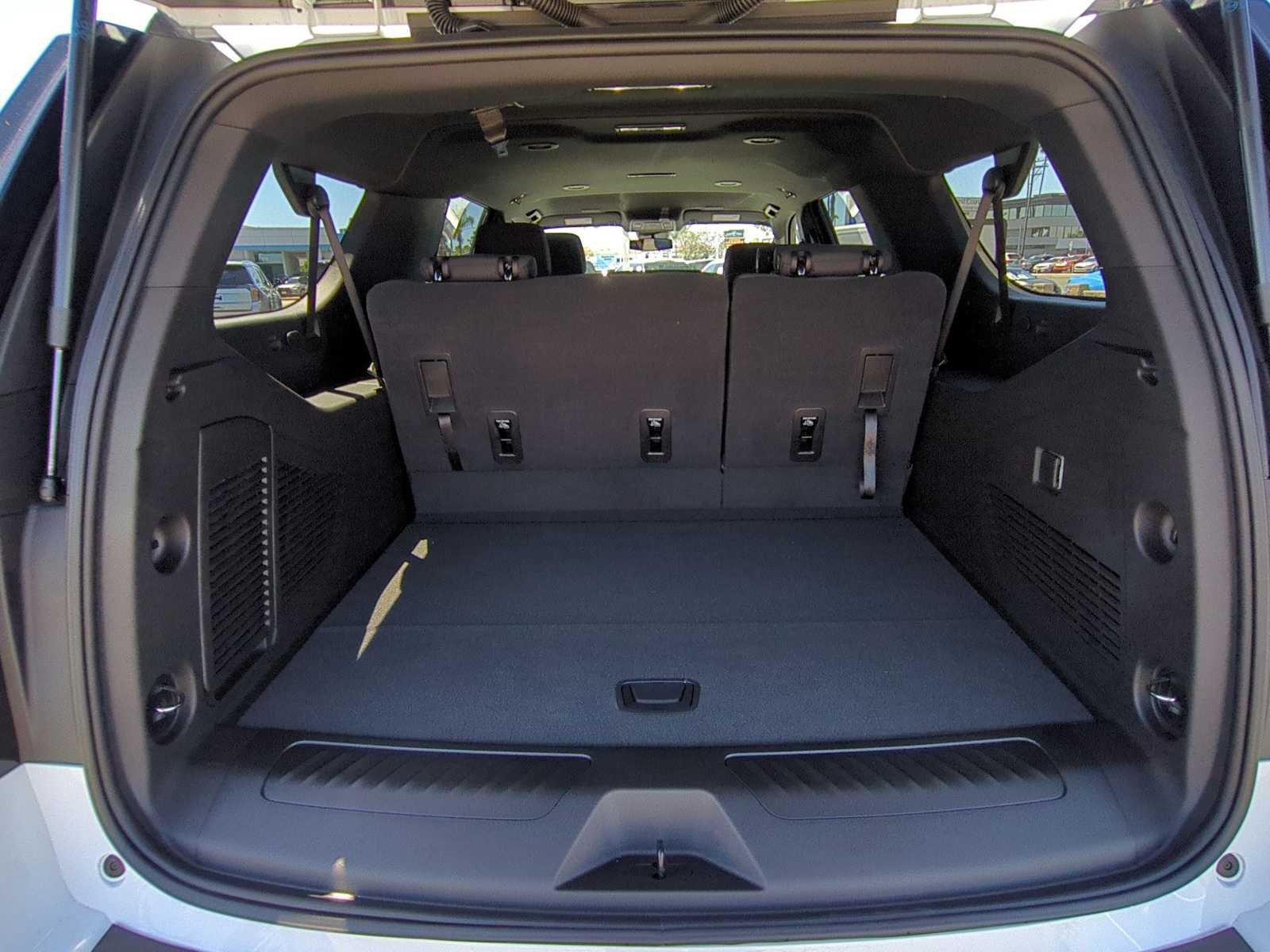 New 2026 Chevrolet Suburban LS RWD image 25