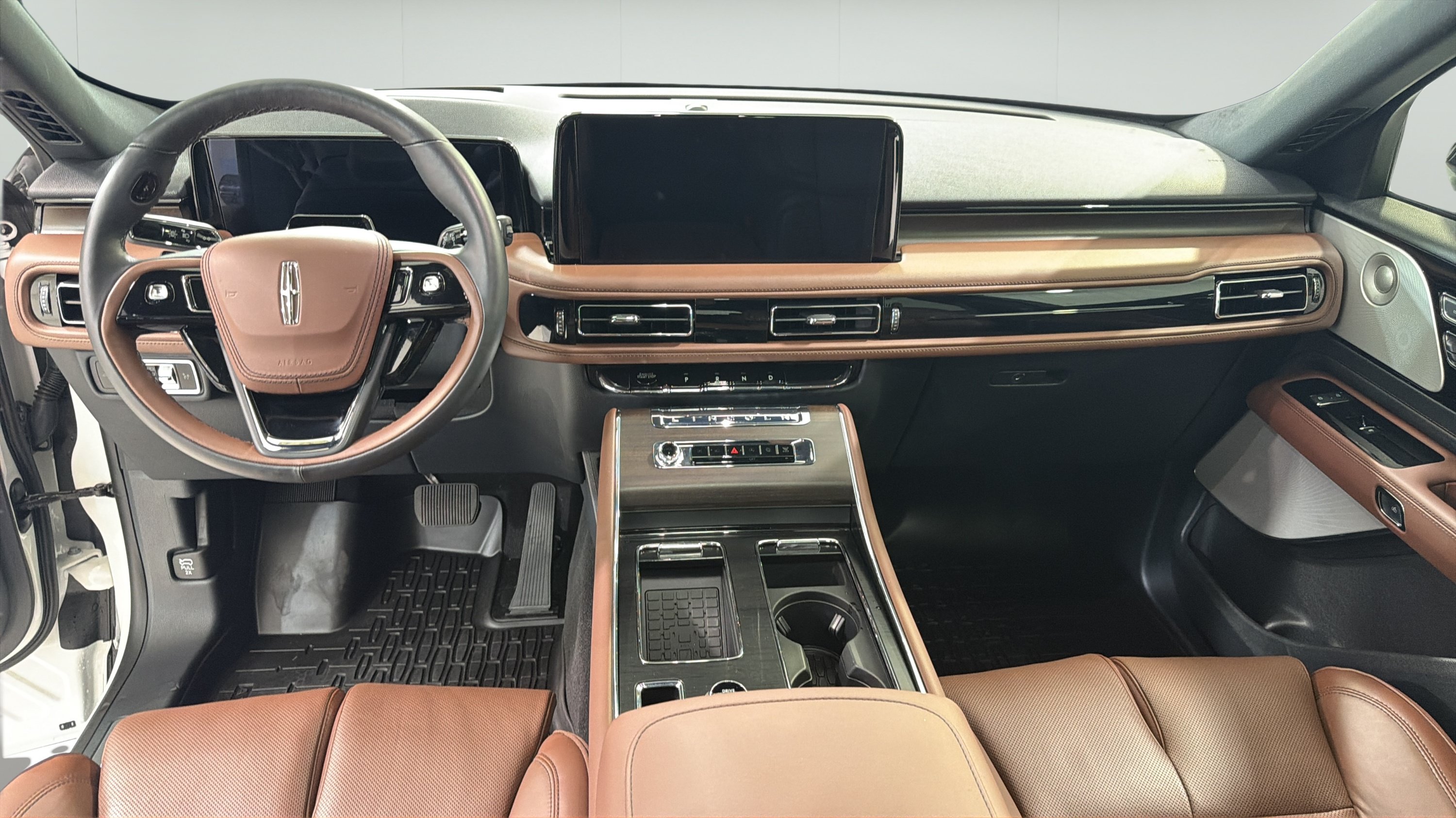 Used 2026 Lincoln Aviator Reserve AWD/4WD image 18