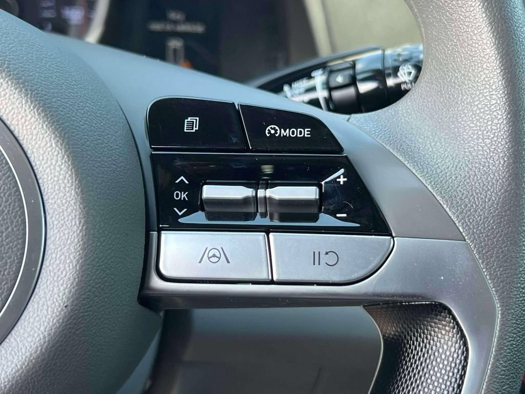 Certified 2023 Hyundai Elantra SEL FWD image 21