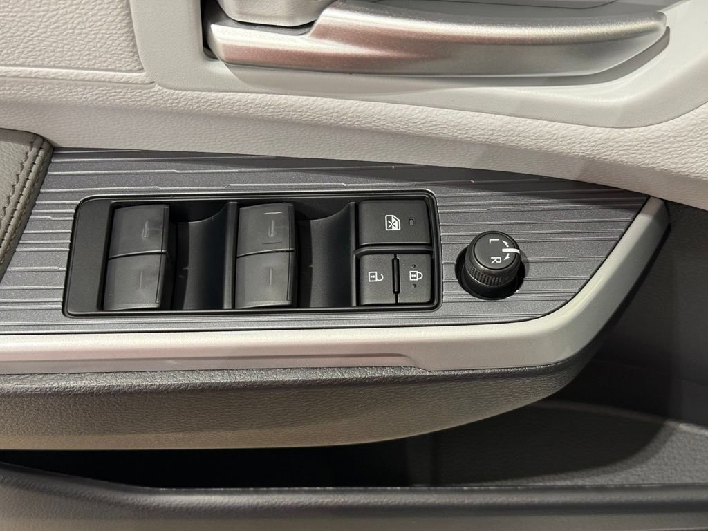 New 2026 Toyota Sienna XLE FWD image 16
