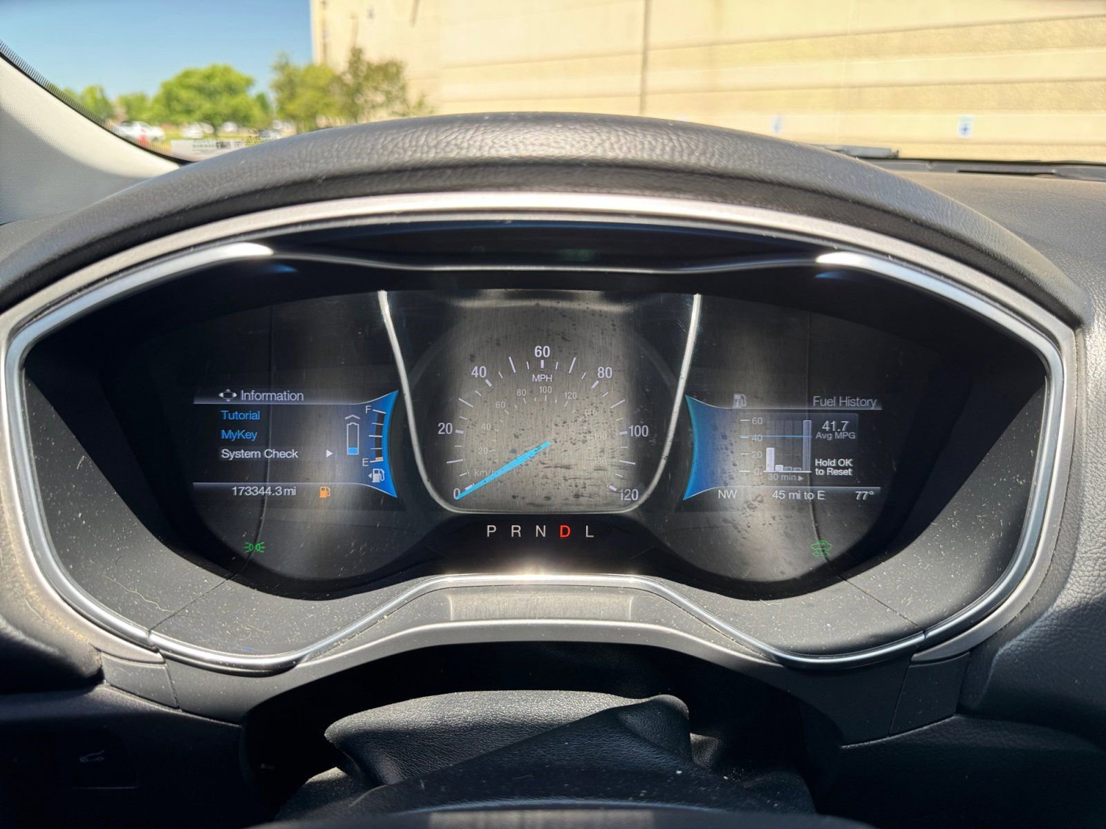 Used 2016 Ford Fusion SE FWD image 16