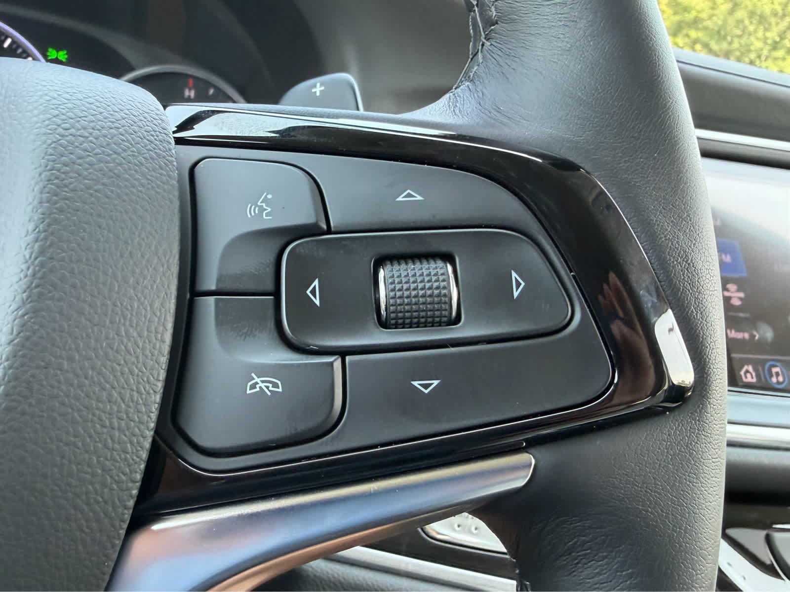 Used 2022 Buick Enclave Premium w/ Surround and Sites Package AWD/4WD image 27