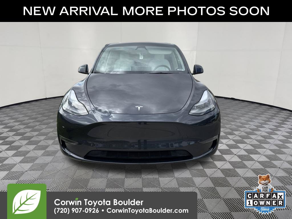 Used 2024 Tesla Model Y Long Range AWD/4WD image 2