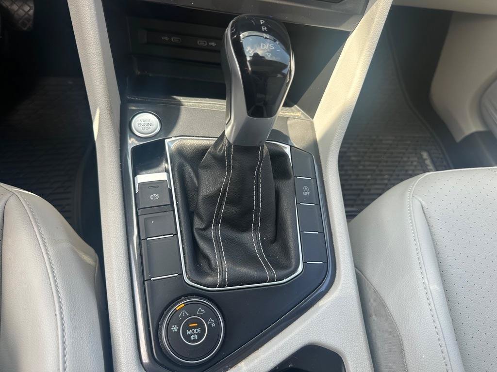 Used 2022 Volkswagen Tiguan SE AWD/4WD image 26