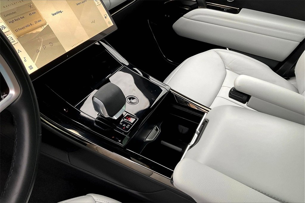 Used 2025 Land Rover Range Rover Sport image 17