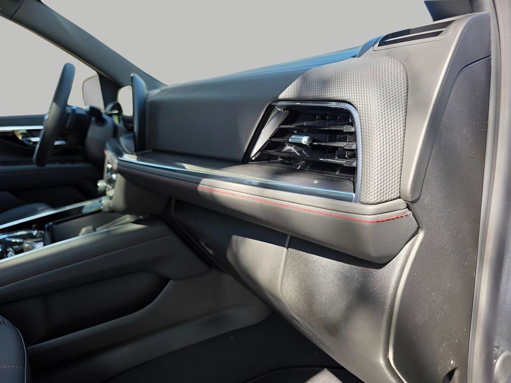 New 2026 Chevrolet Suburban RST image 16