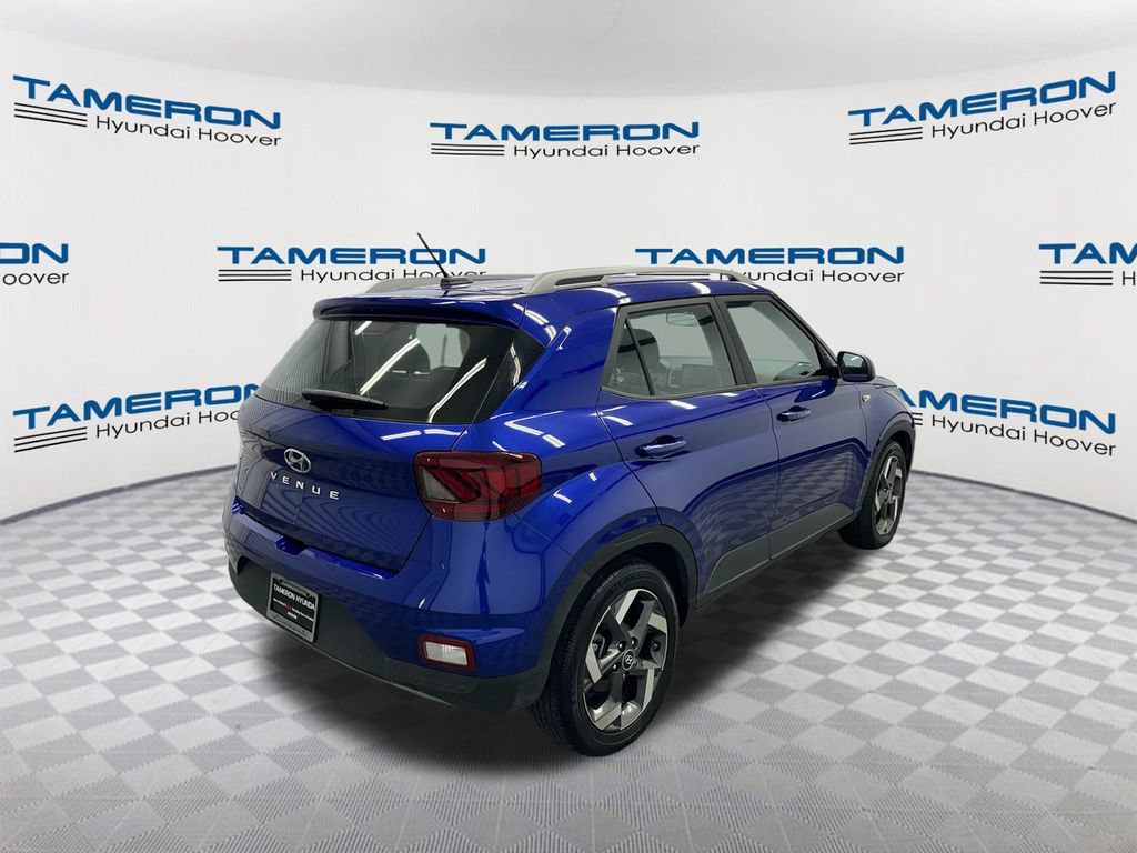 Used 2023 Hyundai Venue Limited w/ Cargo Package FWD image 5