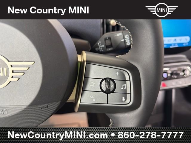 Certified 2025 MINI Cooper 4-Door Hardtop image 24