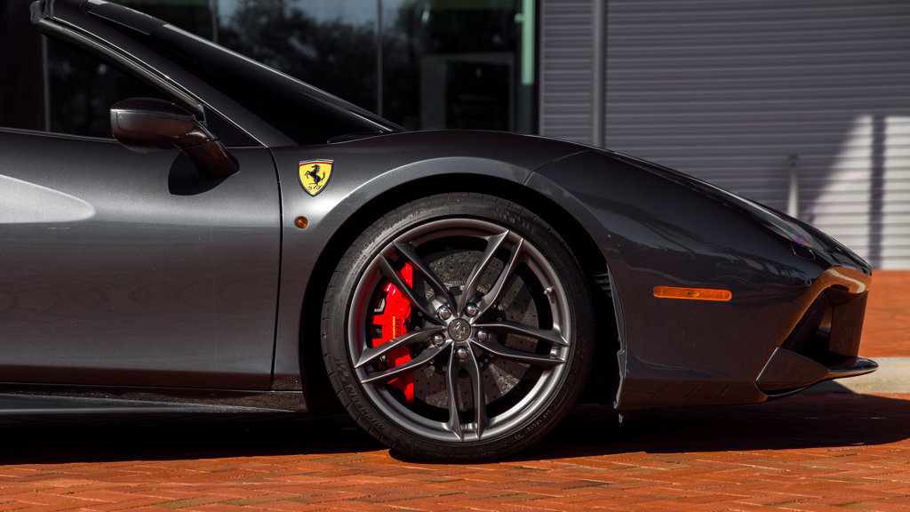 Used 2018 Ferrari 488 Spider RWD image 9