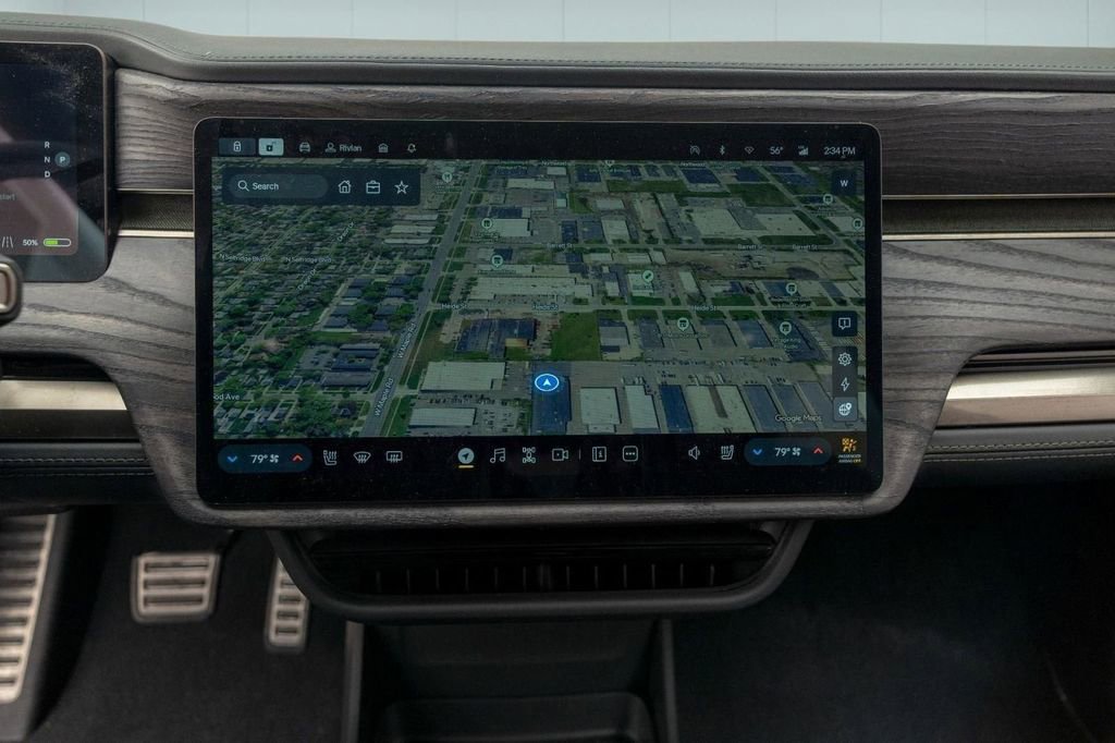 Used 2022 Rivian R1T Adventure image 17