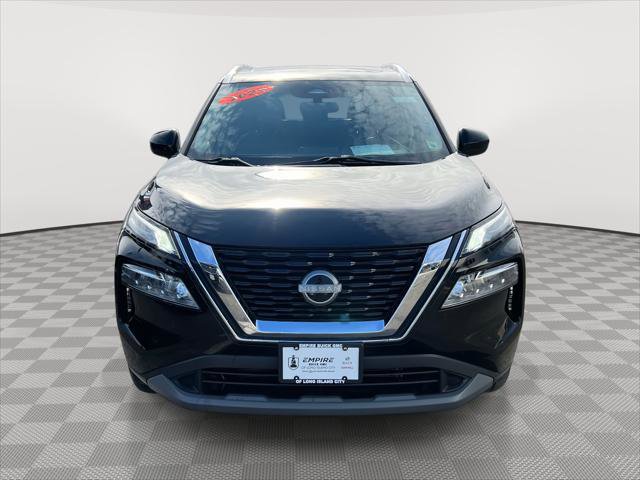 Used 2023 Nissan Rogue SV w/ SV Premium B Package image 2
