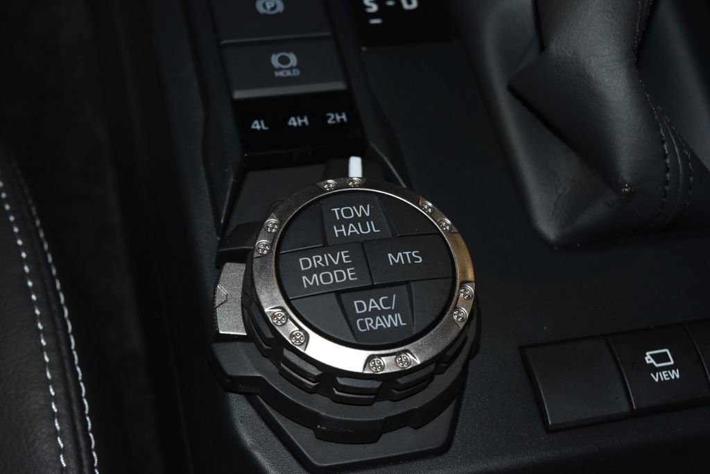 Used 2025 Toyota 4Runner TRD Off-Road Premium AWD/4WD image 19