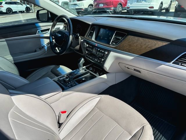 Used 2016 Hyundai Genesis 3.8 w/ Option Group 04 image 22
