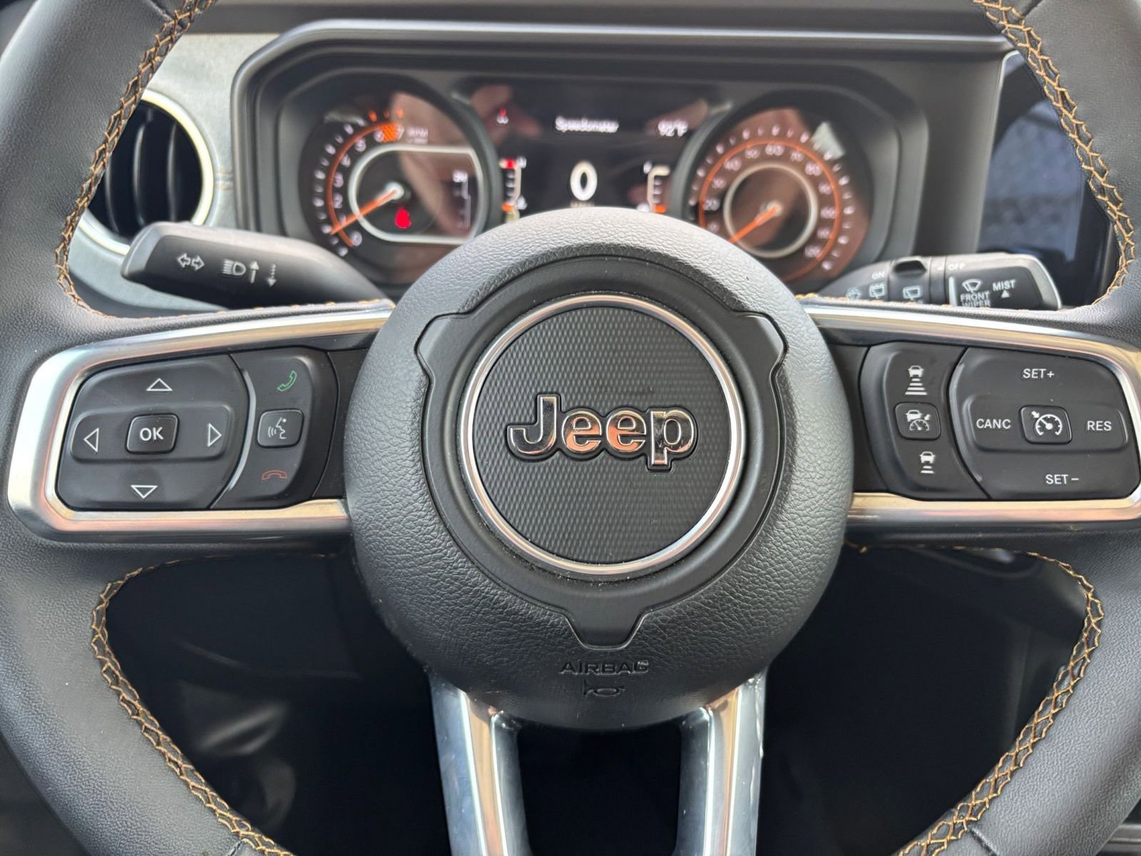 Used 2025 Jeep Wrangler Sahara image 25