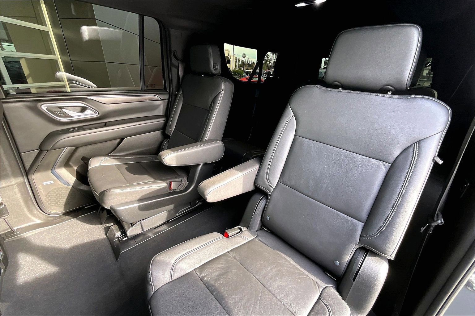 Used 2023 Chevrolet Suburban Z71 w/ Z71 Off-Road Package AWD/4WD image 26