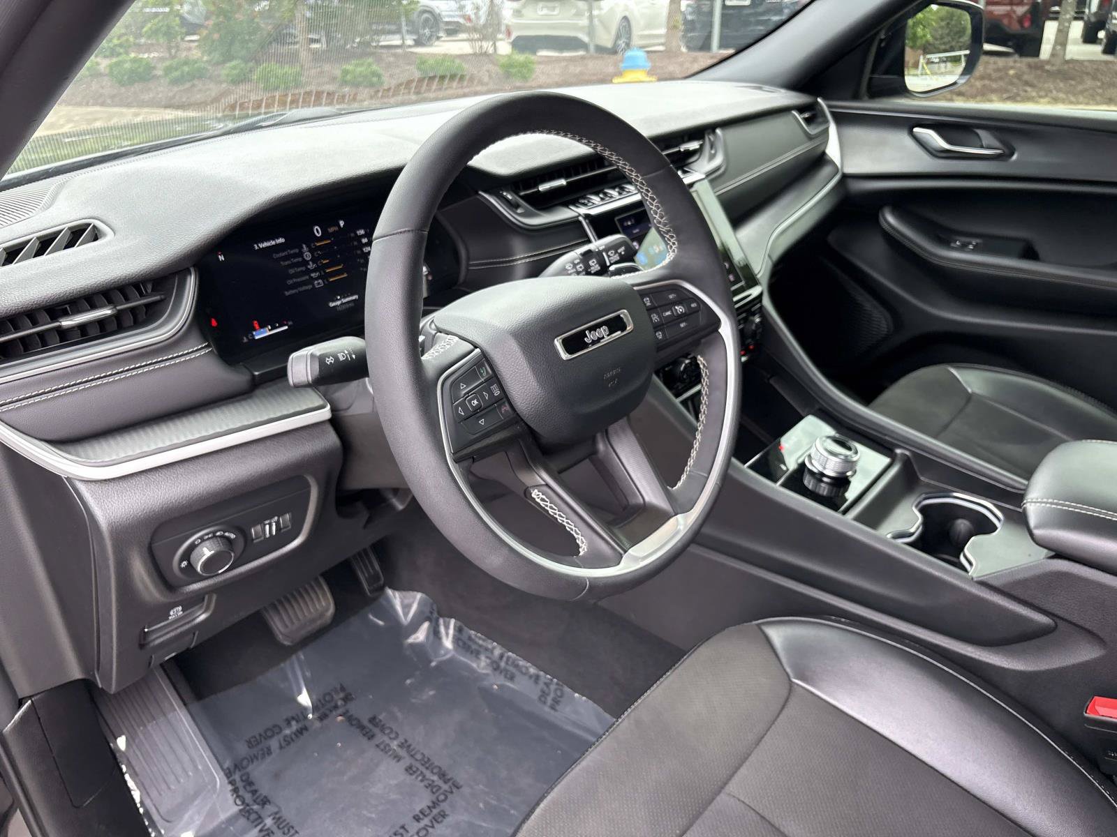 Used 2024 Jeep Grand Cherokee Altitude AWD/4WD image 16