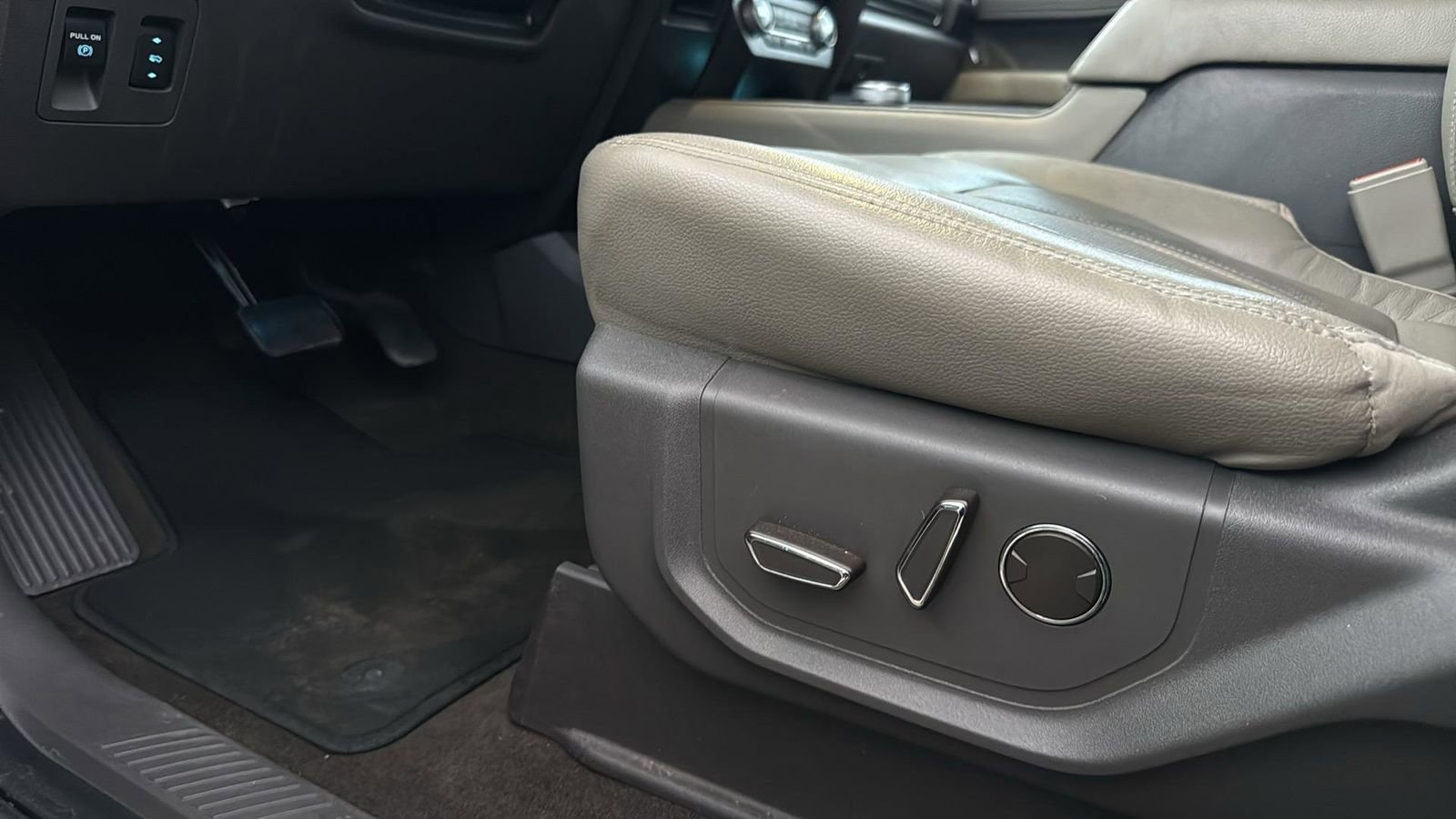 Certified 2020 Ford Expedition Limited w/ Equipment Group 301A image 11