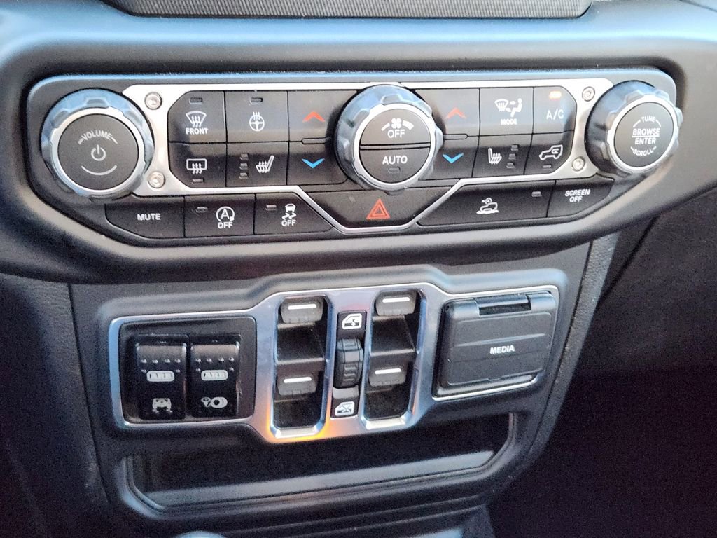Used 2021 Jeep Gladiator Overland w/ Cold Weather Group image 20