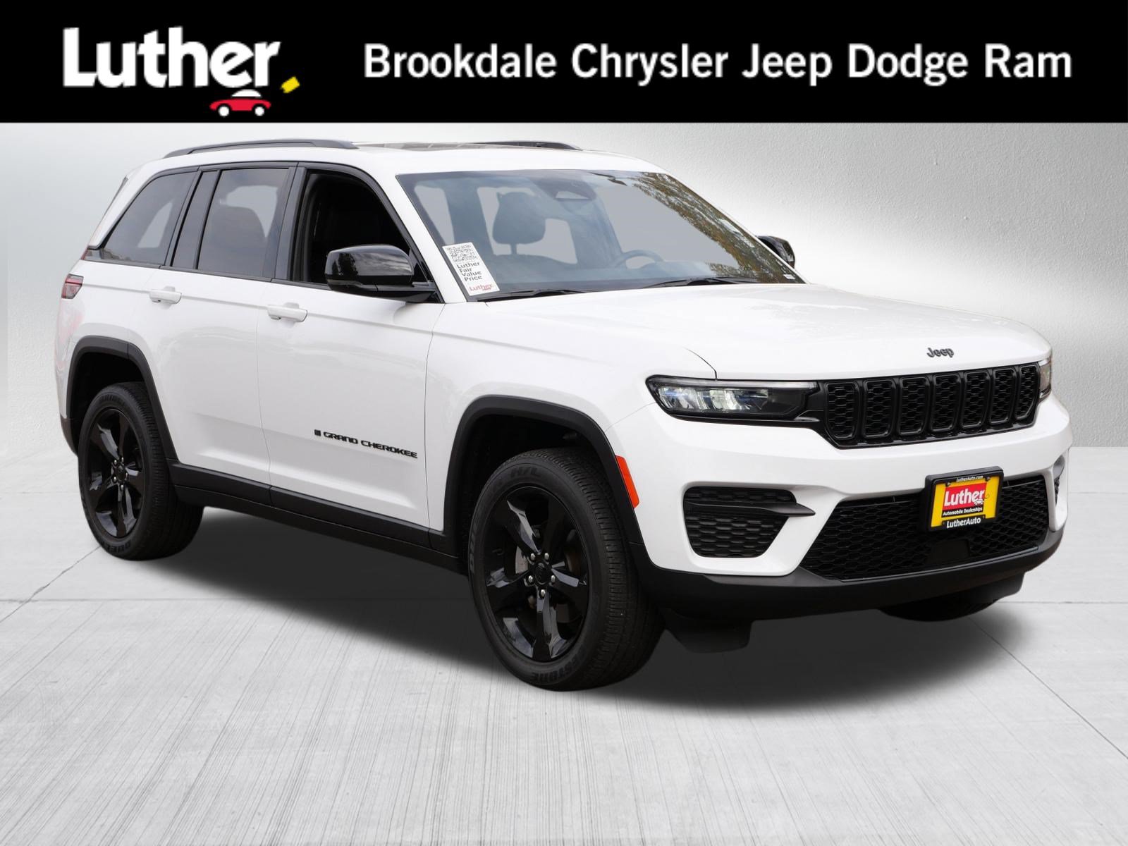 Used 2023 Jeep Grand Cherokee Altitude