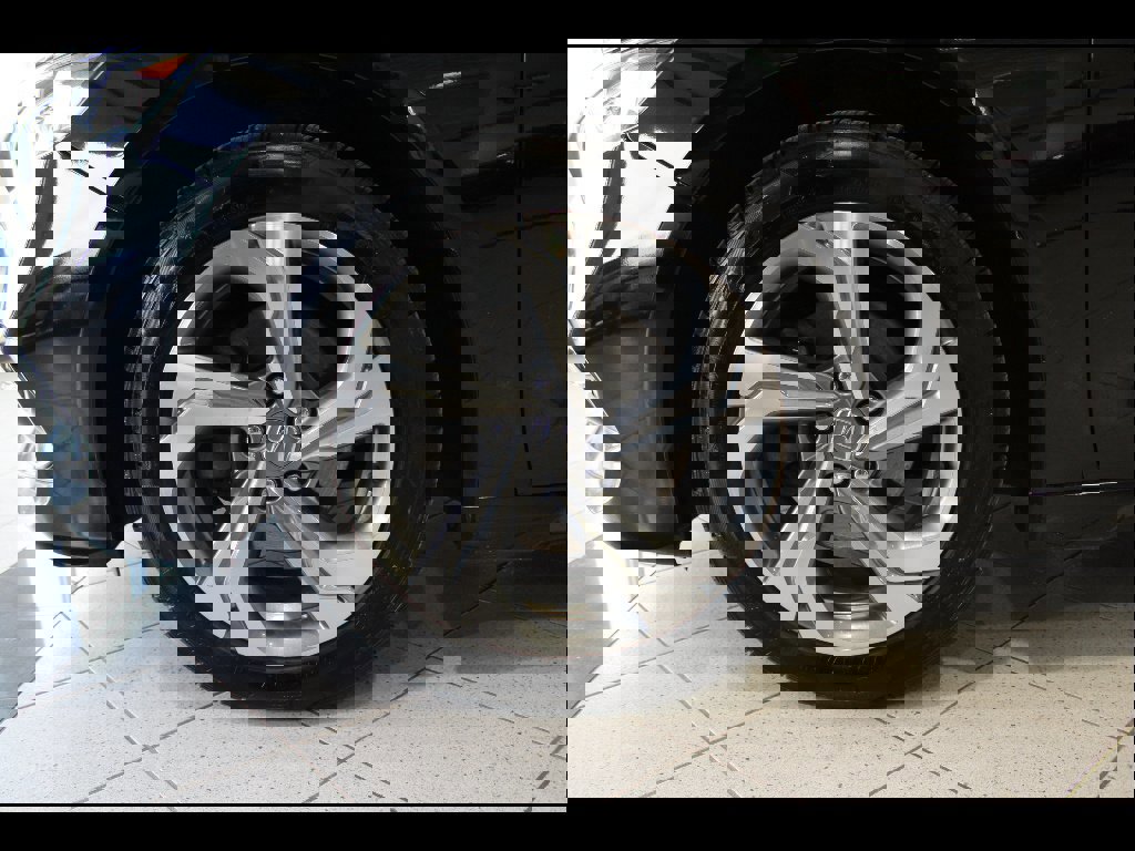 Certified 2019 Honda Accord EX-L image 9