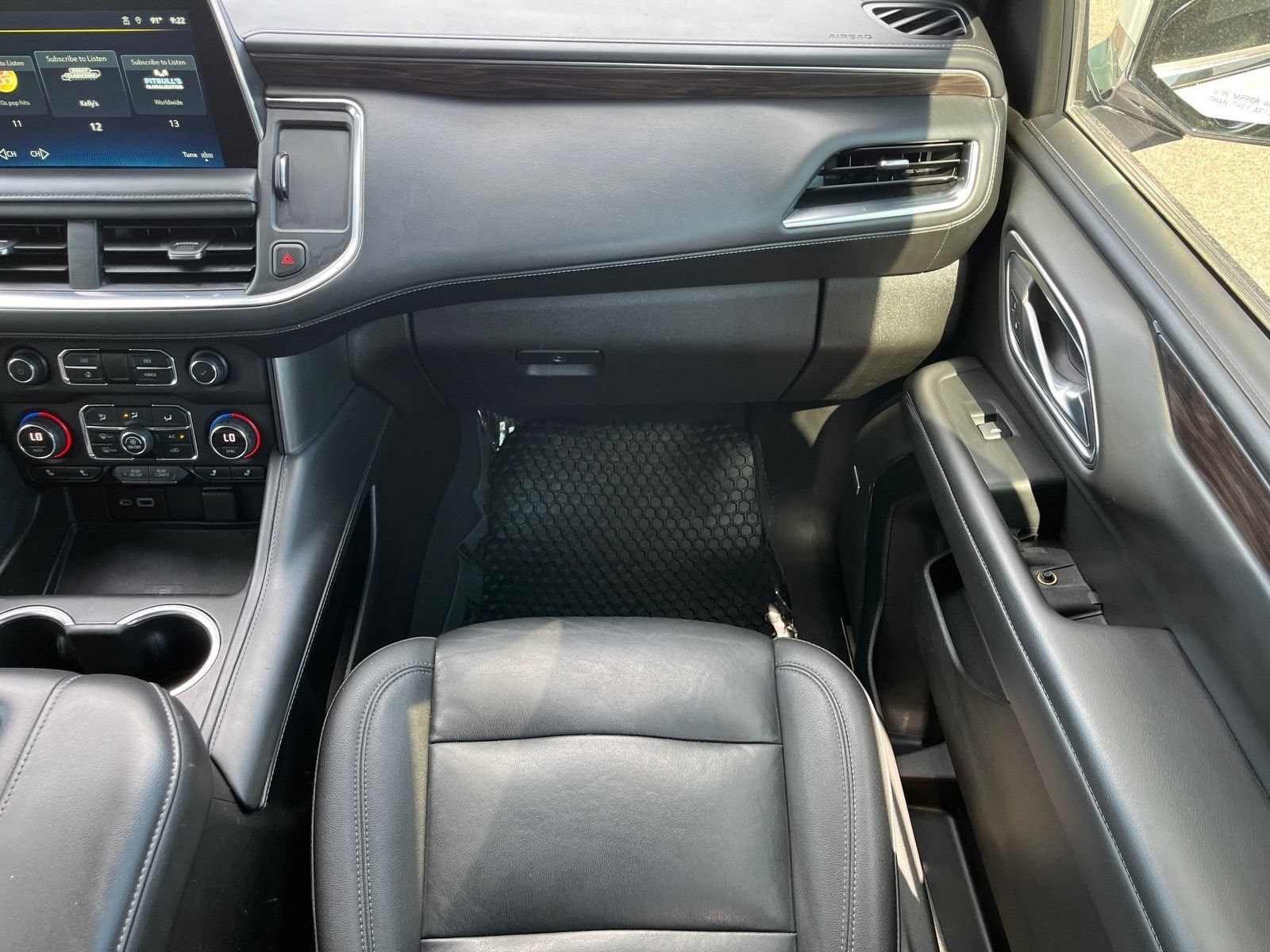 Used 2022 Chevrolet Suburban LT RWD image 15