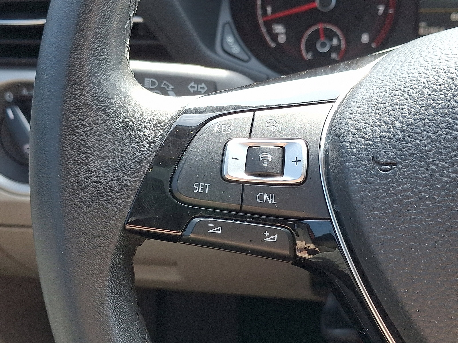 Used 2021 Volkswagen Passat 2.0T SE image 24