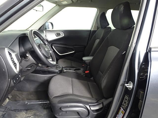 Used 2020 Kia Soul LX image 9
