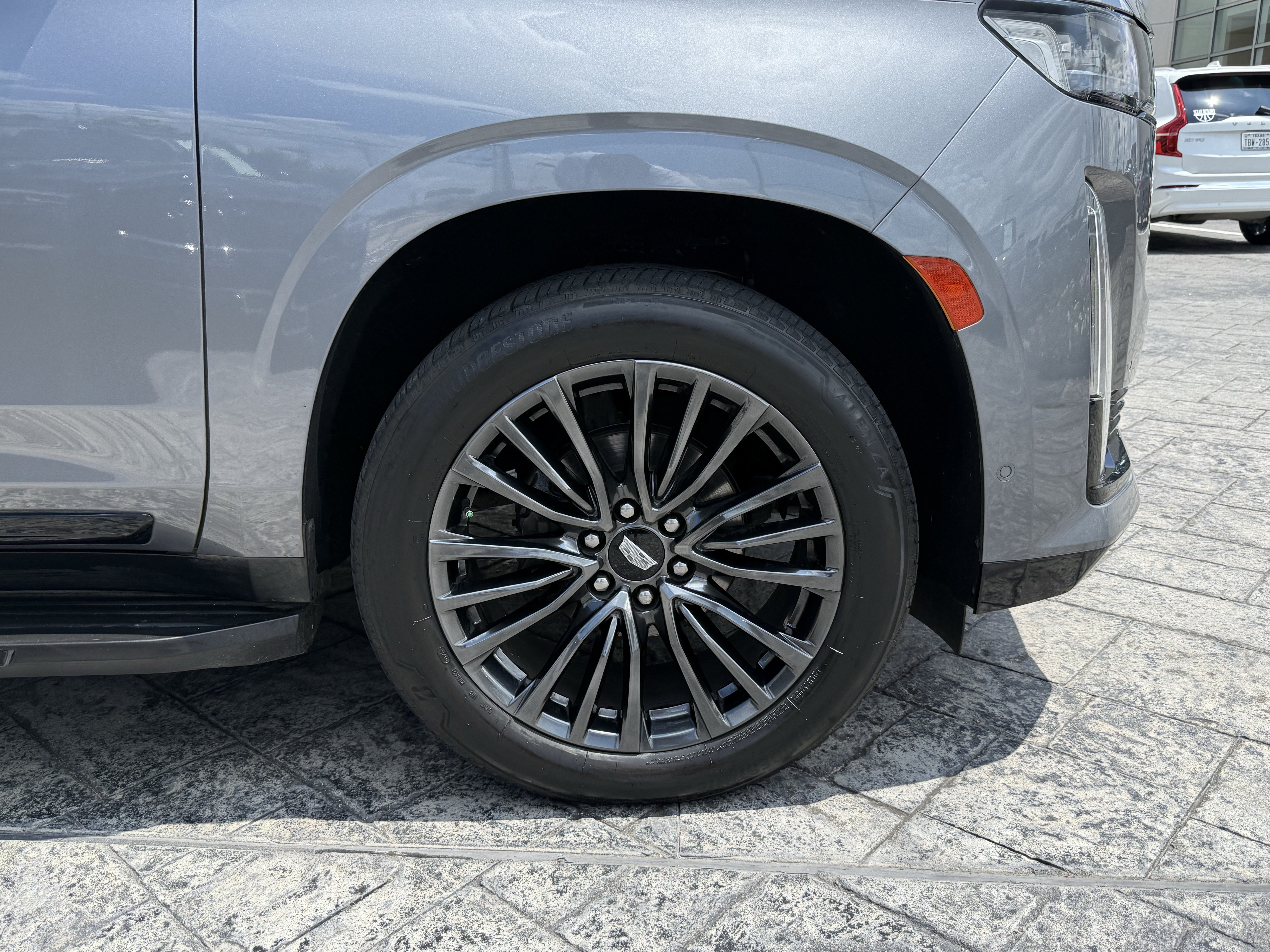 Used 2021 Cadillac Escalade ESV Sport RWD image 9