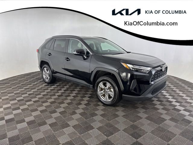 Used 2025 Toyota RAV4 XLE image 1