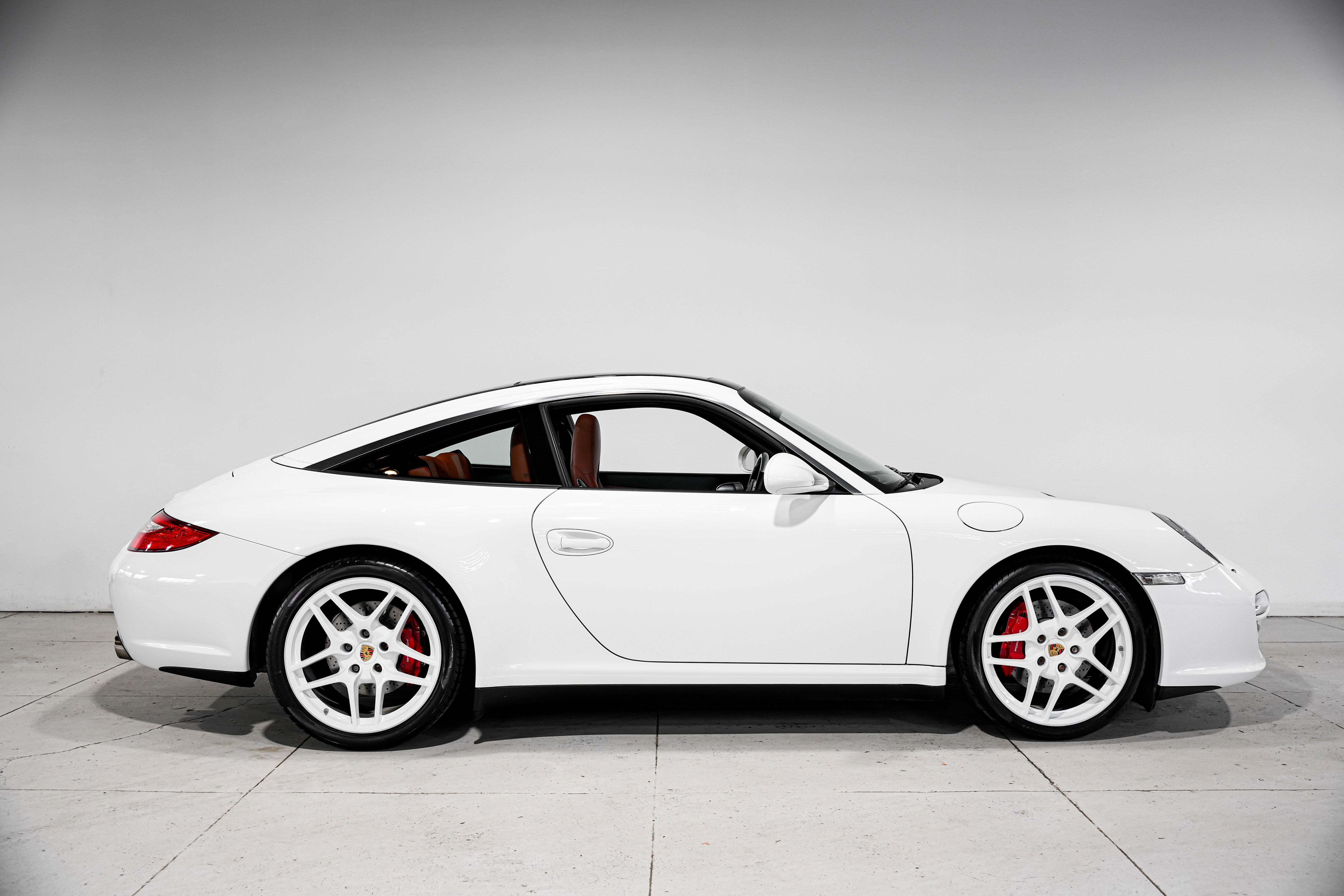 Used 2010 Porsche 911 Targa 4S image 2