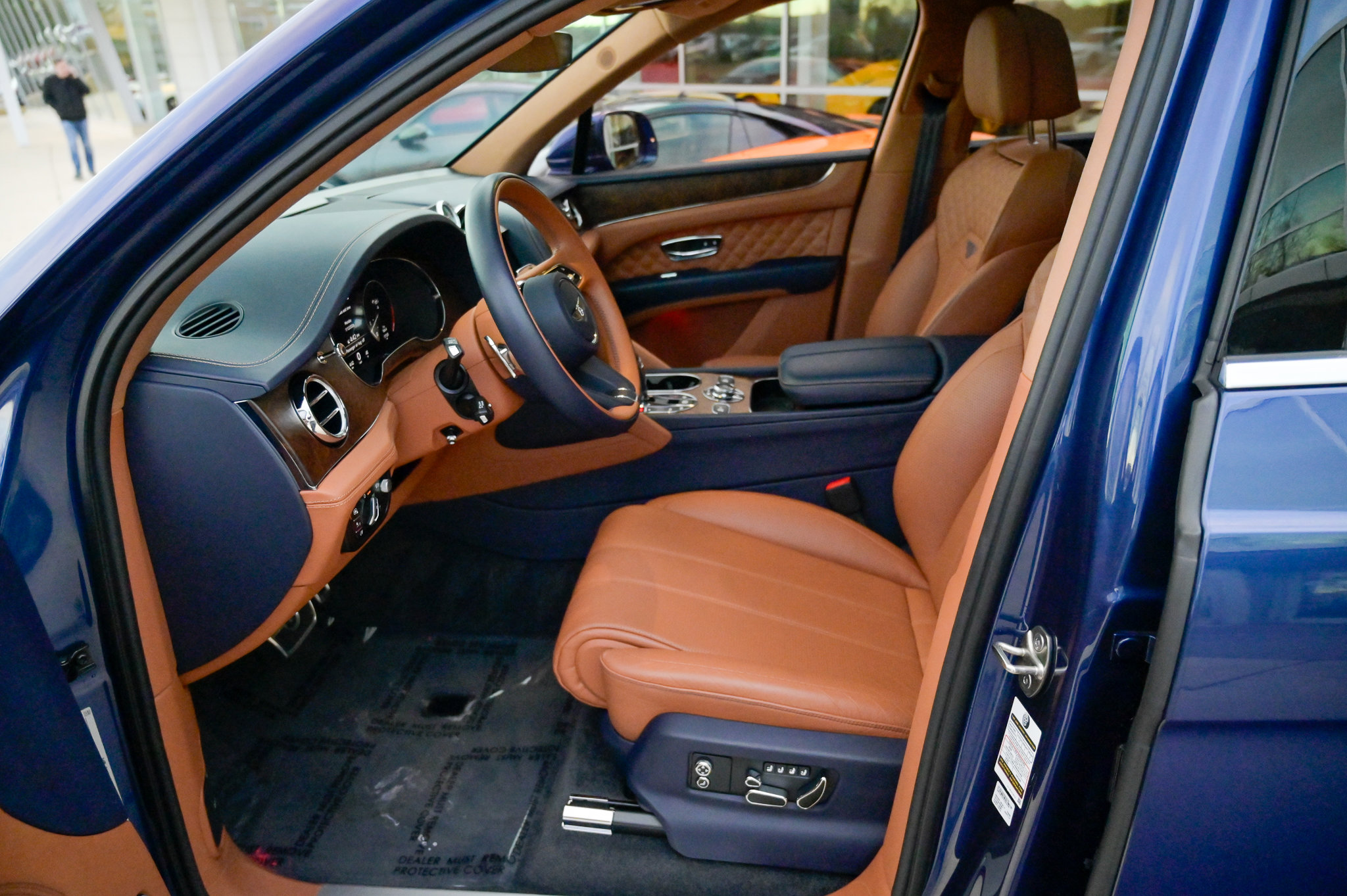 Used 2023 Bentley Bentayga image 16