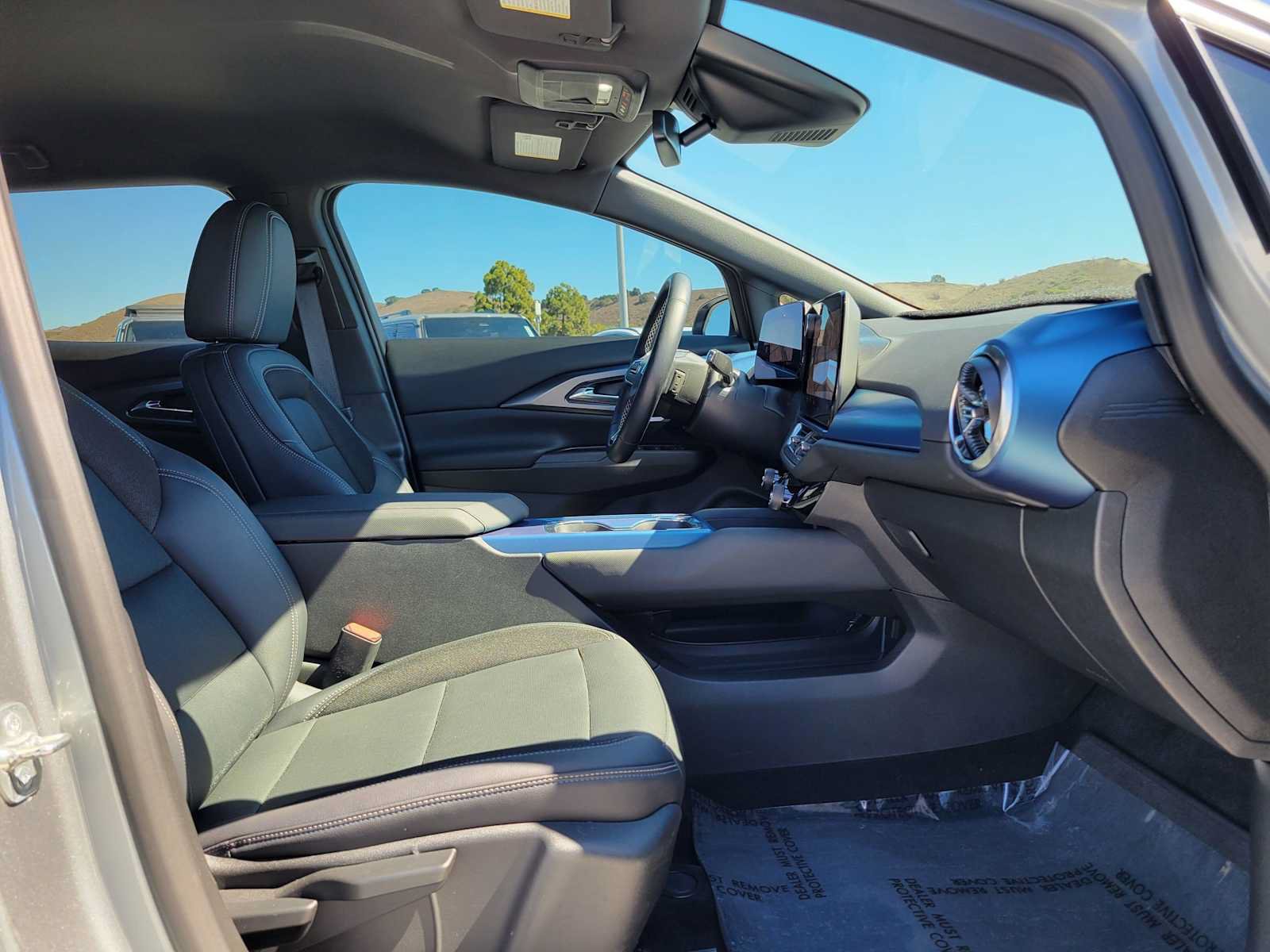 Used 2024 Chevrolet Equinox EV LT FWD image 10