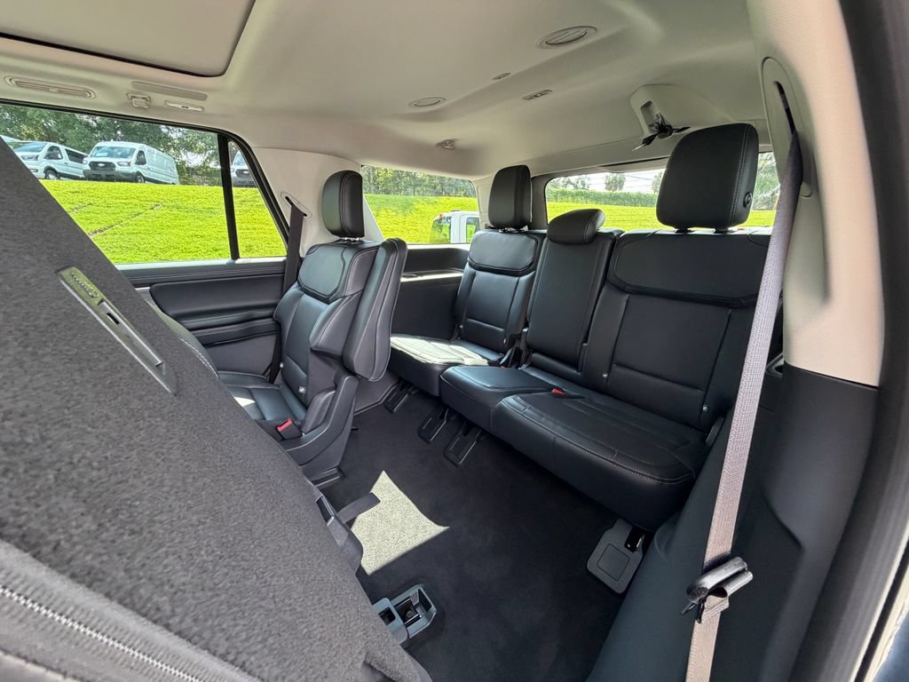 New 2026 Ford Expedition Platinum w/ Driver's Package AWD/4WD image 30