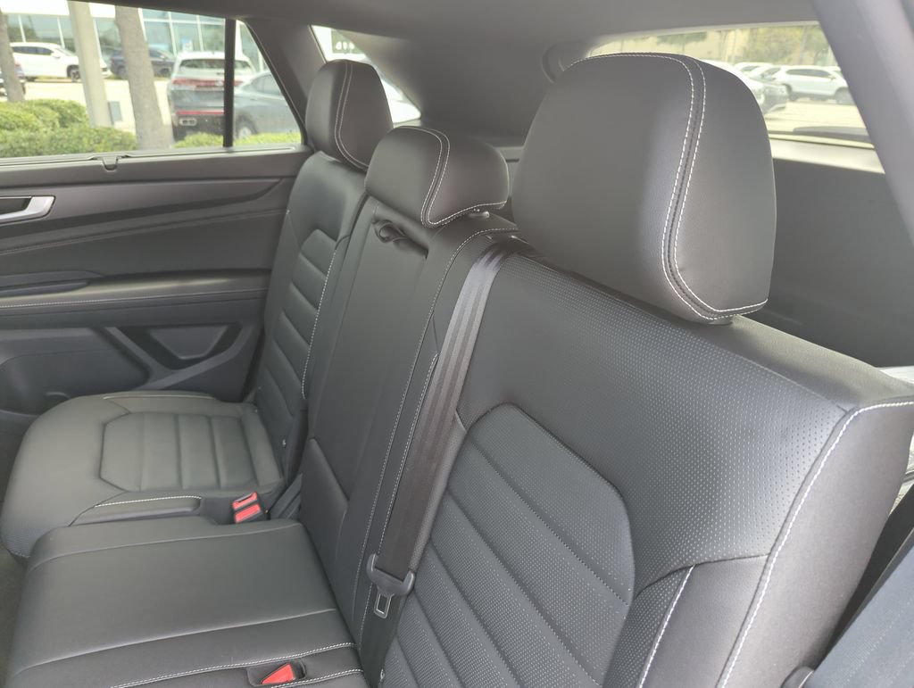 New 2026 Volkswagen Atlas Cross Sport SEL R-Line AWD/4WD image 30