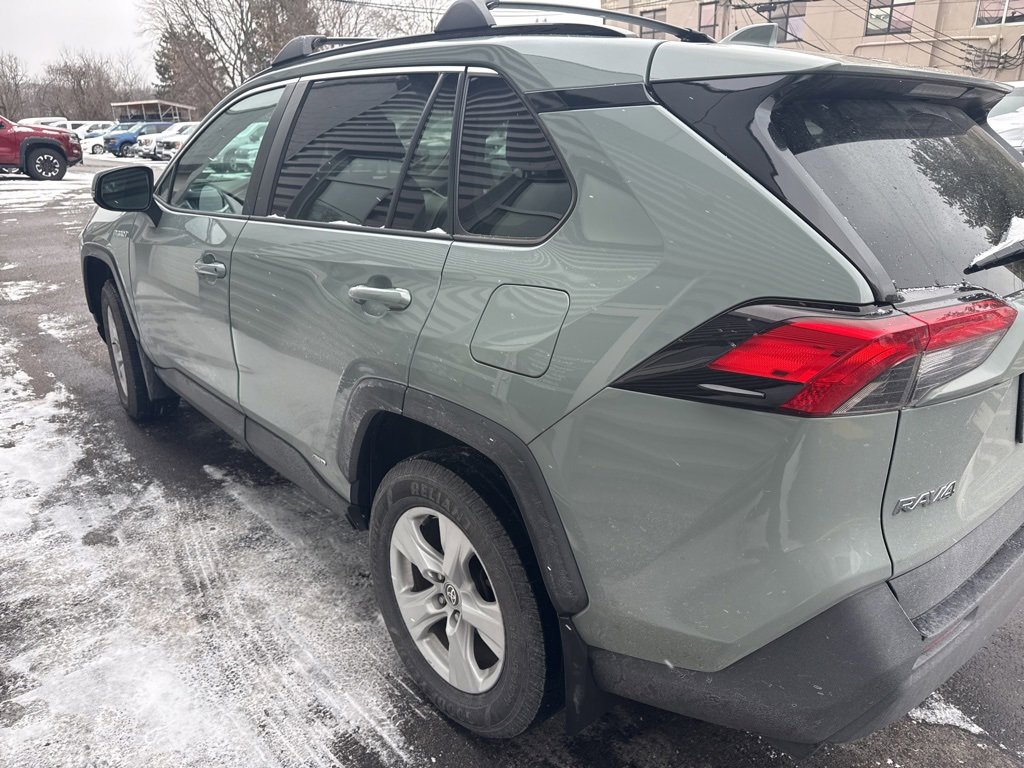 Used 2021 Toyota RAV4 XLE w/ Convenience Package image 8