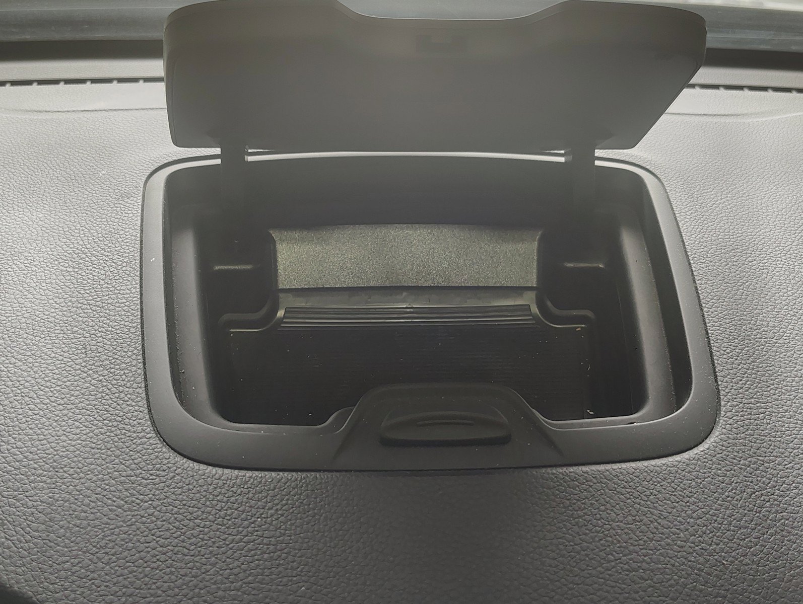 Used 2017 Hyundai Santa Fe Sport FWD image 17