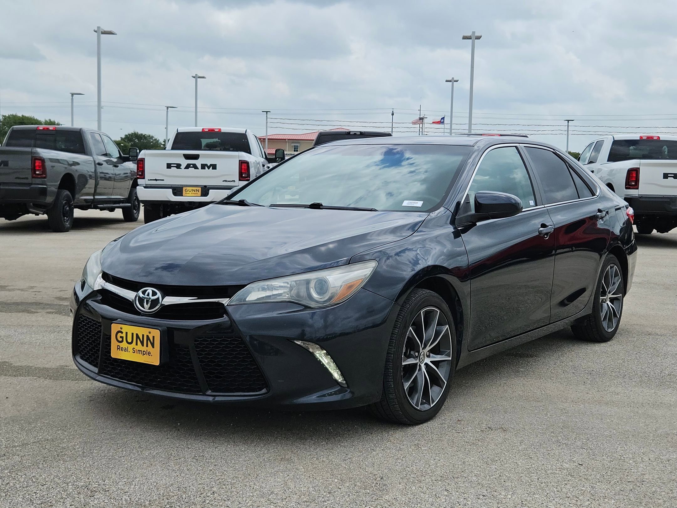 Used 2015 Toyota Camry XSE w/ Moonroof Package FWD image 7