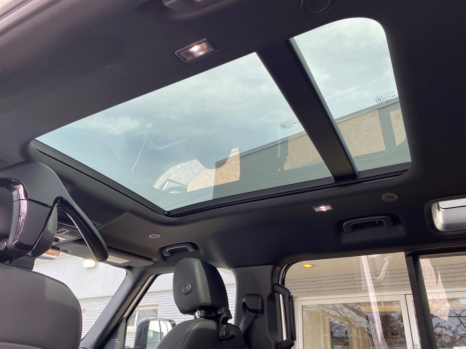 Used 2023 Land Rover Defender 110 S image 16