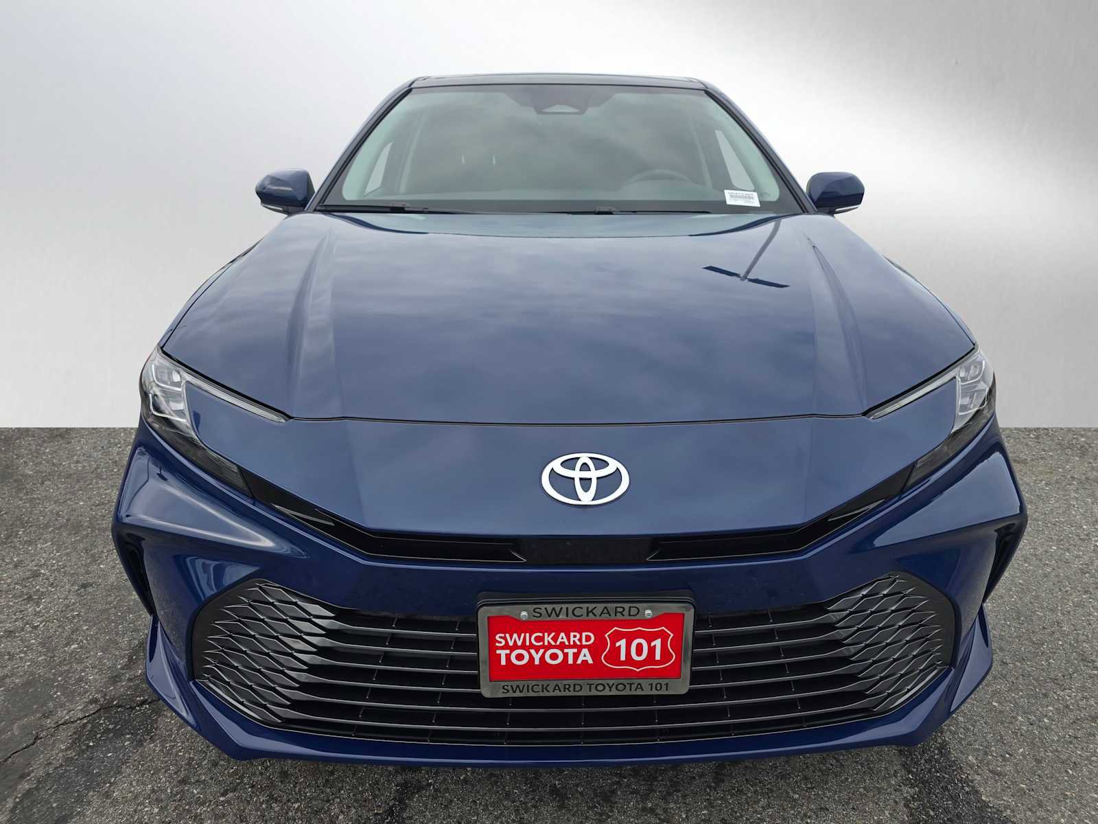 Used 2026 Toyota Camry XLE image 8