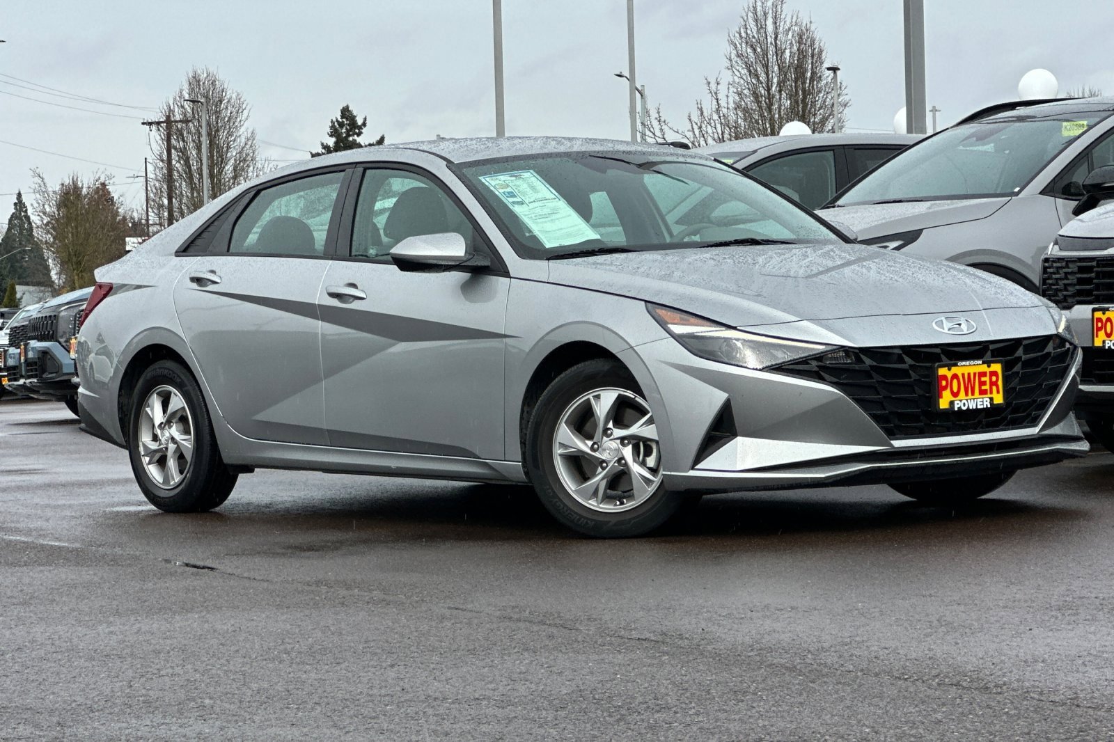Used 2021 Hyundai Elantra SE image 2
