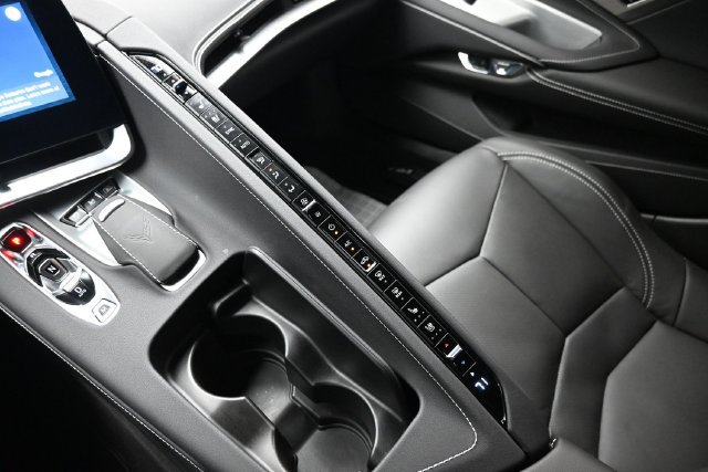 Used 2024 Chevrolet Corvette Z06 RWD image 8