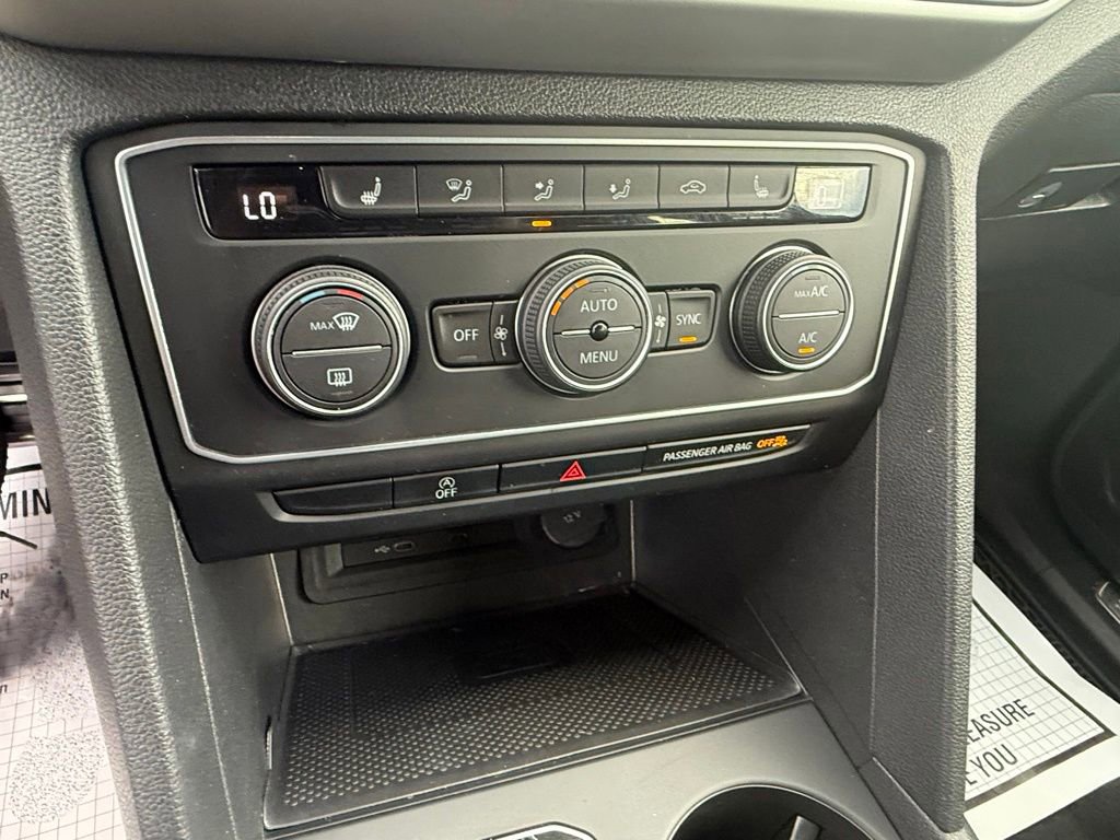 Used 2021 Volkswagen Atlas Cross Sport SE image 14