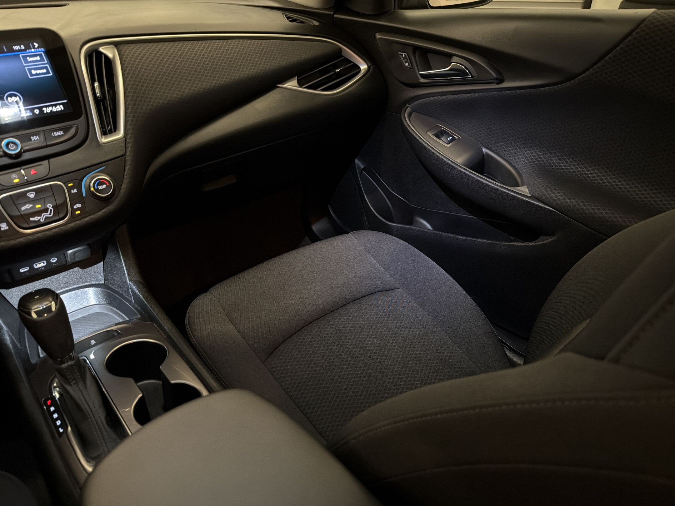 Used 2020 Chevrolet Malibu LS FWD image 28