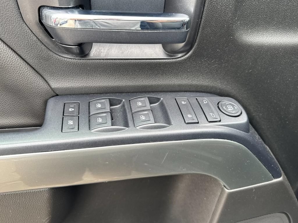 Used 2018 Chevrolet Silverado 1500 LT w/ All Star Edition AWD/4WD image 13