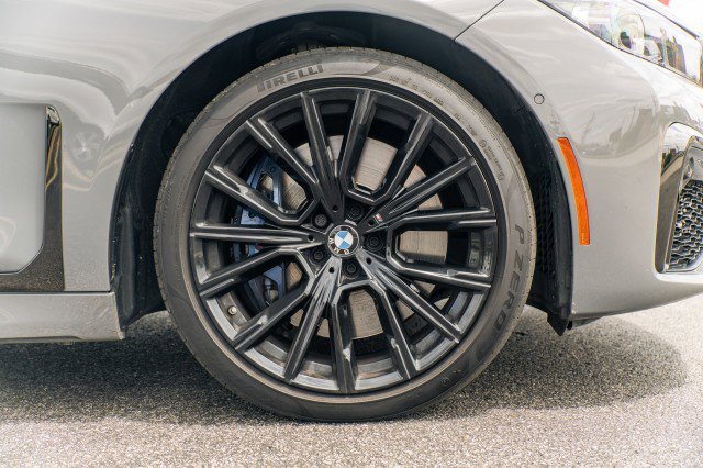 Used 2022 BMW M760i xDrive w/ Luxury Rear Seating Package image 15