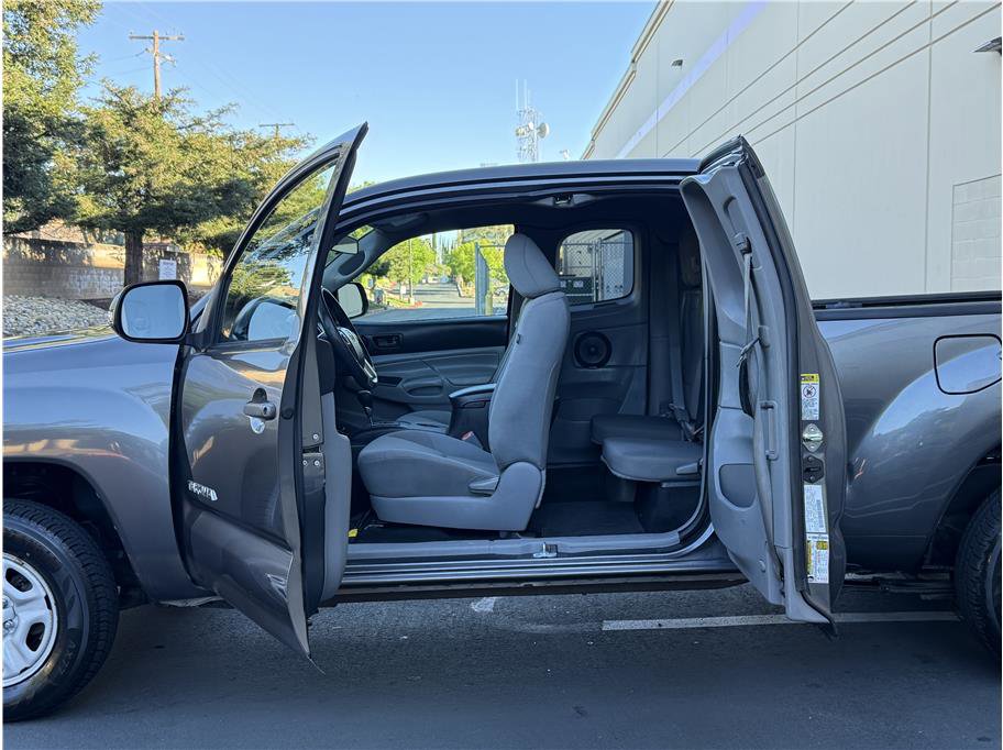 Used 2014 Toyota Tacoma 2WD Access Cab w/ Convenience Package image 19
