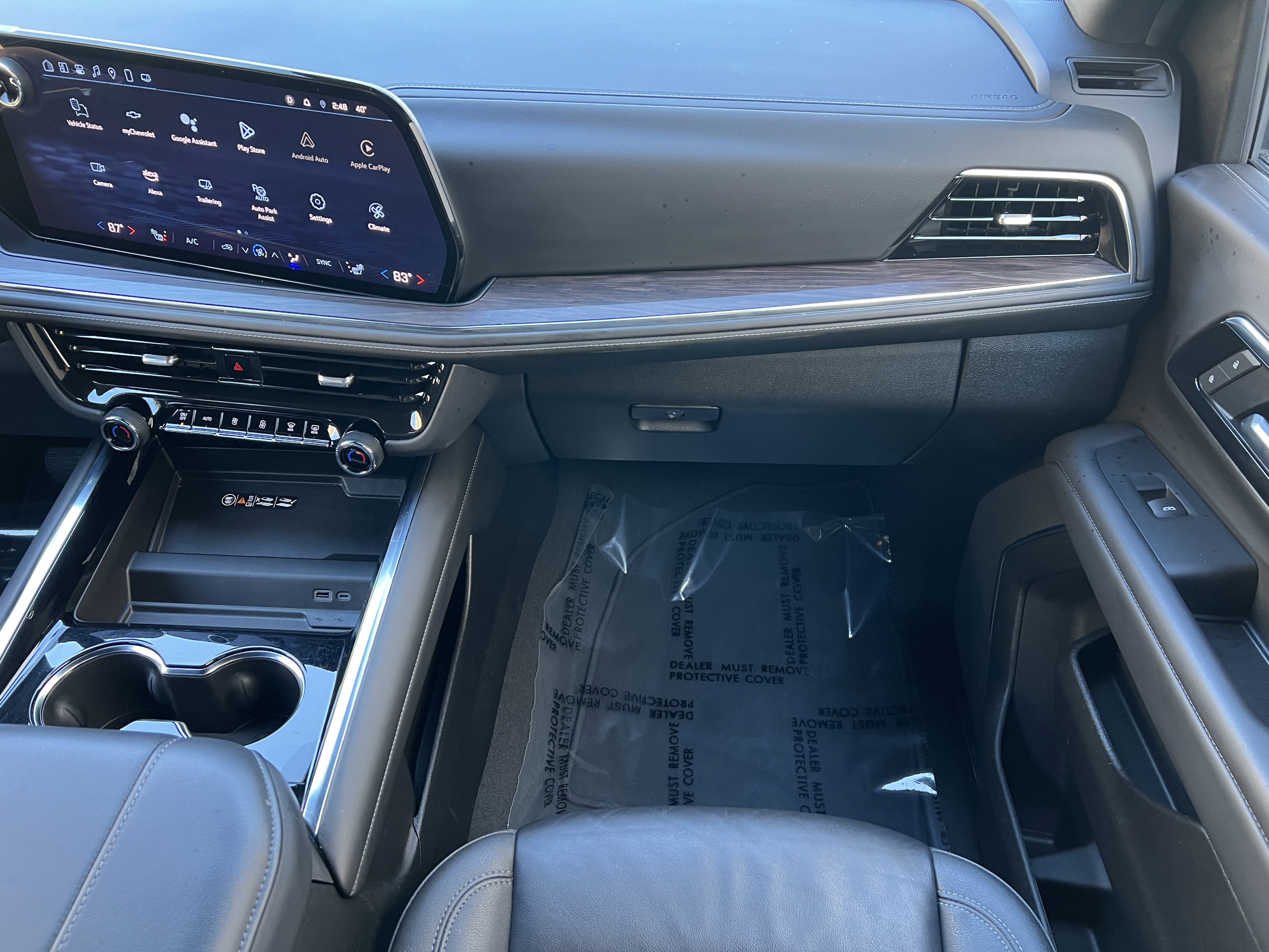 Used 2025 Chevrolet Suburban LT image 36