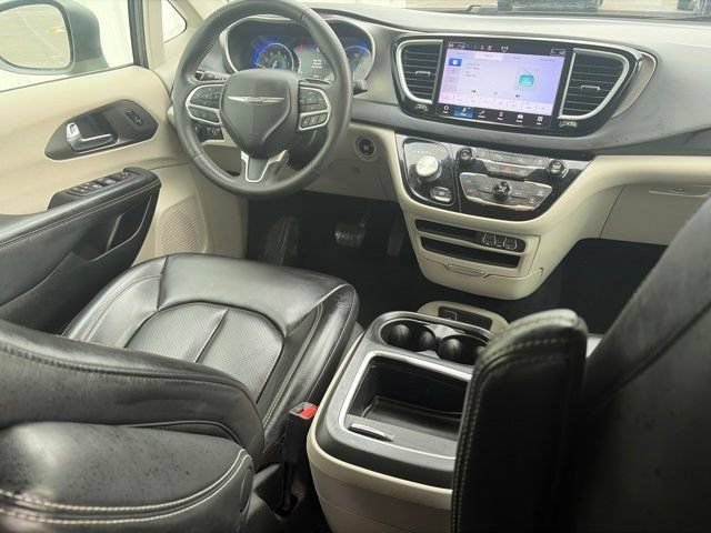 Used 2023 Chrysler Pacifica Touring-L FWD image 34